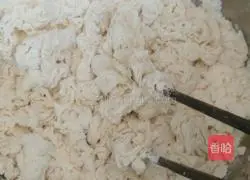 Illustration of how to make dumpling wrappers 2