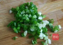 Illustration of how to make cabbage and egg fried rice 3