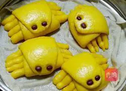 Illustration of how to make pumpkin and crab steamed buns 15