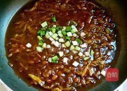 Illustration of how to make mustard noodles 8