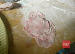 Illustration of how to make pure natural pink dumplings 9