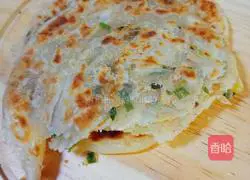 Illustration of how to make crispy scallion pancake 13