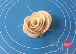 Illustration of how to make rose dumplings 6