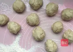 Illustration of how to make mung bean cake 7