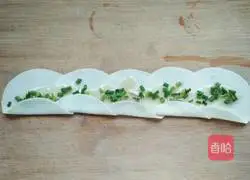 Illustration of how to make dumpling skin version of scallion pancake 8