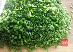 Illustration of how to make steamed buns stuffed with chives 6