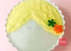 Illustration of how to make egg yolk rice flour paste 6