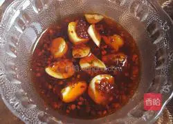 Illustration of how to make pork, cabbage and fungus dumplings 12