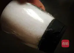 Illustration of how to make chive omelette (a nutritious breakfast made by mother for her baby) 7