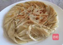 Illustration of how to make scallion golden cake 12