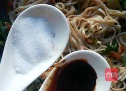 Illustration of how to make fried noodles with fried sauce 8