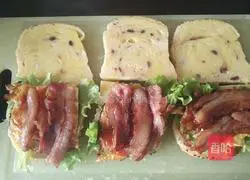 Illustration of making bacon sandwich 8 