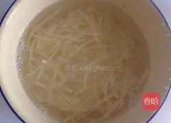 Illustration of how to make sausage and potato shredded burritos 6