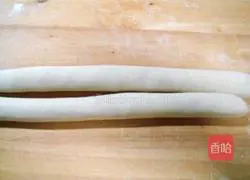 Illustration of how to make three fresh dumplings 3