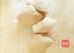 Illustration of how to make buns stuffed with brown sugar and jujube paste 5