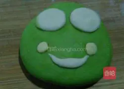 Illustration of how to make frog steamed buns 7