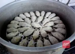 Illustration of how to make dumplings 12