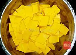 Illustration of how to make black sesame pumpkin cake 1