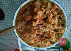 Illustration of how to make radish, cabbage and mutton dumplings 1