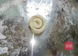 Illustration of how to make salt and pepper scallion pancake 10