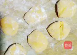 Illustration of how to make pumpkin rose steamed buns 8