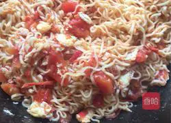 Illustration of how to make tomato and egg fried noodles 6