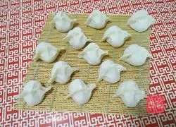 Illustration of how to make tofu stuffed dumplings 13