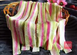 Illustration of how to make rainbow noodles 17