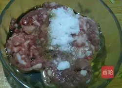 Illustration of how to make fennel meat dumpling stuffing (flavor type) 2