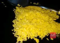 Illustration of how to make fried rice in leisure time 4