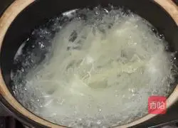 Illustration of how to make spicy rice noodles 5