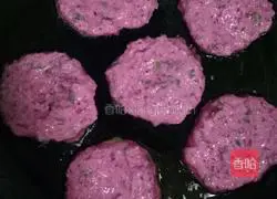 Illustration of how to make dragon fruit yogurt cake 4