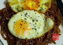 Soy sauce fried noodles recipe 7
