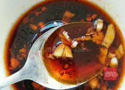 Illustration of how to make cold shredded chicken noodles 6