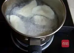 Illustration of how to make mushroom and pork dumplings 4