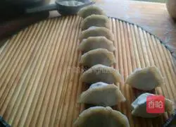 Illustration of how to make hot noodle dumplings 13