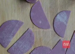 Illustration of how to make rose purple sweet potato steamed buns 10