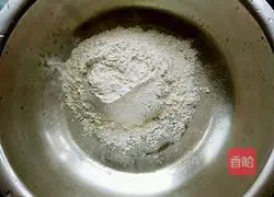 Illustration of how to make scallion pancakes 2