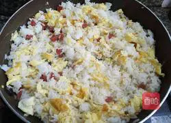 Cantonese Sausage and Egg Fried Rice Recipe Illustration 7