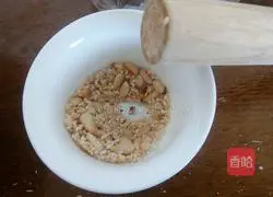 Illustration of how to make sesame and pine nut glutinous rice balls 7