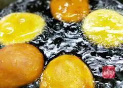 Illustration of how to make fried sweet potato cakes 7