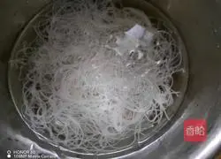 Illustration of how to make fried rice noodles 2