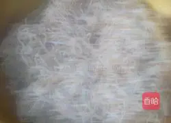 Illustration of how to make steamed beans and noodles 7