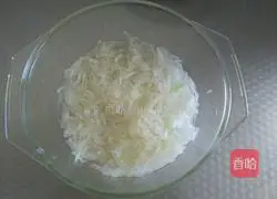 Illustration of how to make winter melon and shrimp dumplings 3