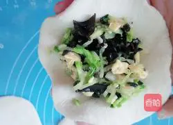 Illustration of how to make zucchini and egg stuffed buns 17