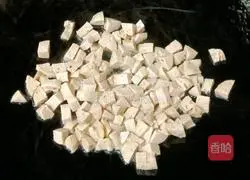 Illustration of how to make meatballs, beans and fried rice 6