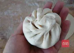 Illustration of how to make dough pie 17