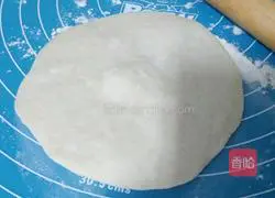 Illustration of how to make cabbage, mushroom and meat buns 15