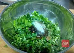 Illustration of how to make spinach soup noodles 3