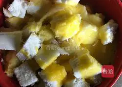 Illustration of how to make pan-fried egg steamed buns 3